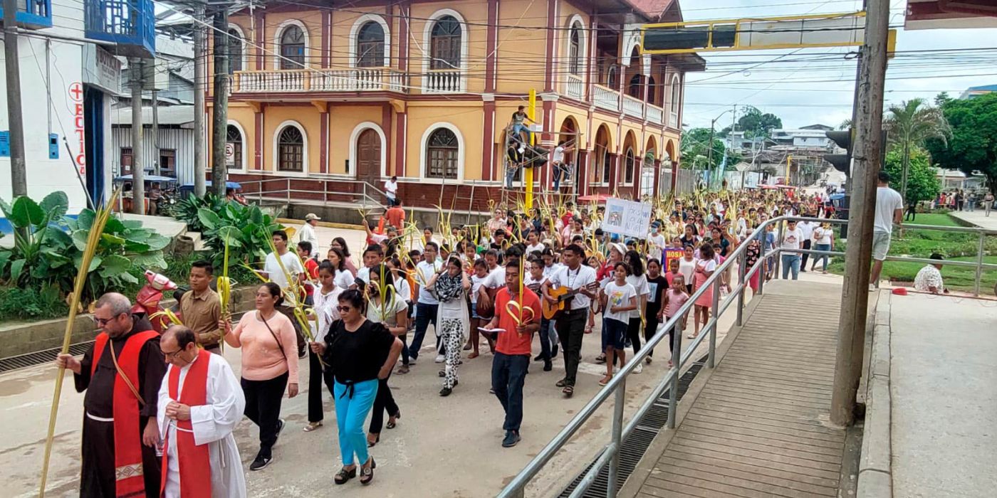 Domingo de Ramos en Contamana (Perú)