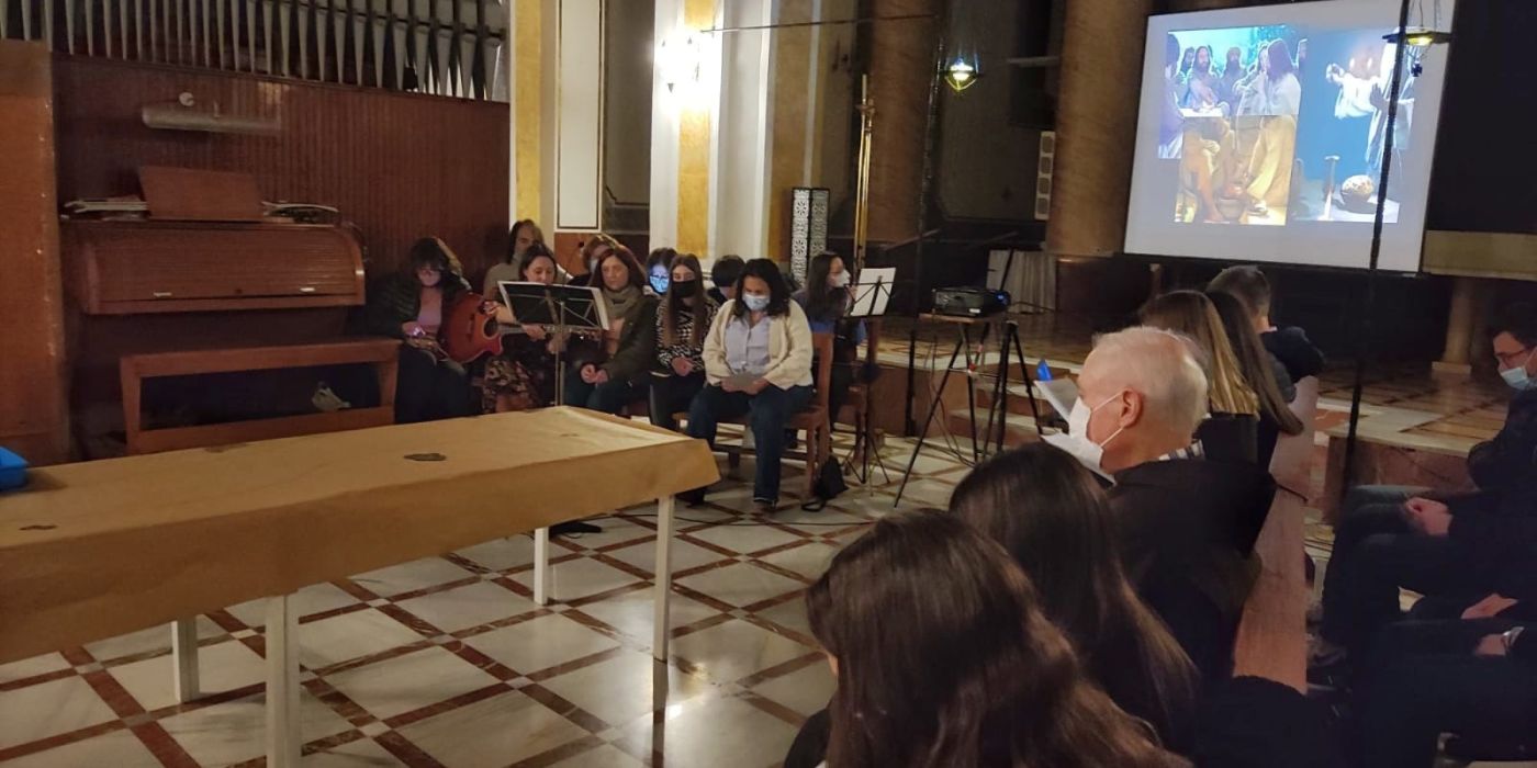 Joventut Antoniana de Vila-real preparó la Hora Santa en la Parroquia de San Francisco