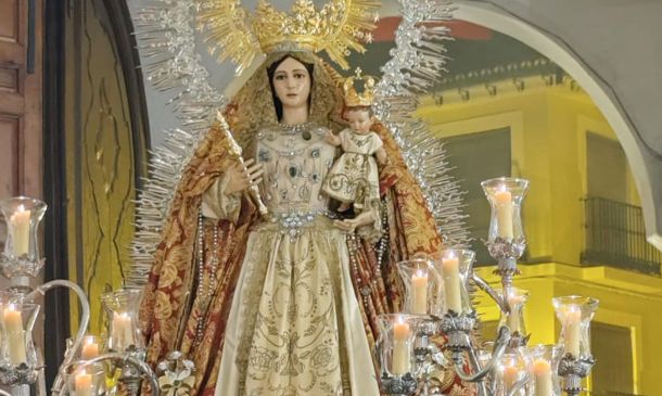 la Virgen de la Piedad visita el Real Convento de San Francisco en Vélez-Málaga