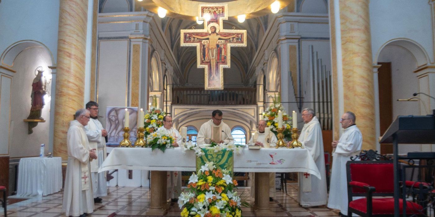 Celebrando a San Antonio de Padua en la Iglesia de San Francisco